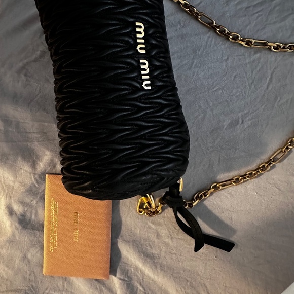 Miu Miu Black Leather Matelassé Shoulder Bag - Picture 3 of 6